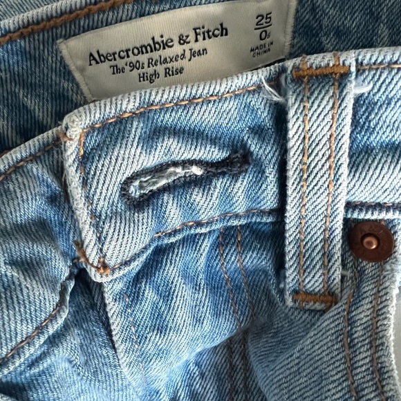 Abercrombie 90s Ultra High Rise Relaxed Jeans - Picture 5 of 5